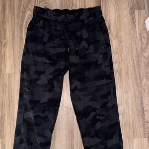 Lululemon camo joggers